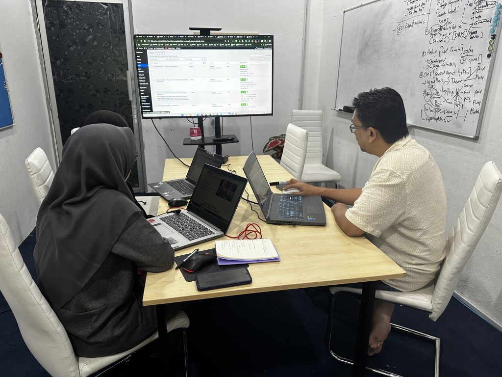 Collab Room - Small Meeting 2