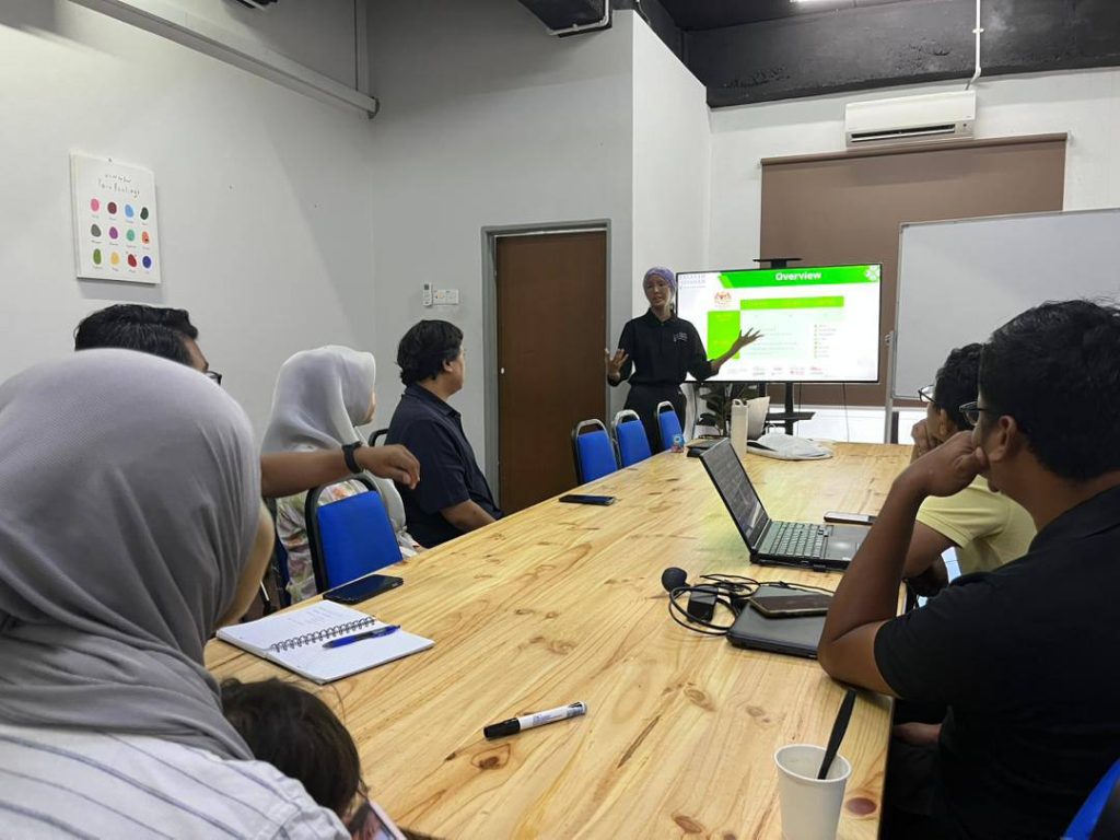 bilik seminar vs dewan seminar